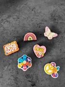 Przypinki do butów ( na przykład Crocs )