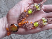 NASZYJNIK "PSZCZÓŁKI I PLASTER MIODU" HAND MADE