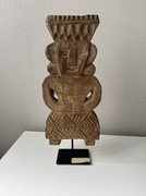 Ręcznie rzeźbiona drewniana statuetka (ozdoba majów)