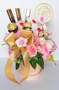Flower box bukiet kompozycja prezent urodziny róże I Komunia słodki