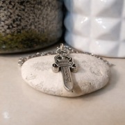 Naszyjnik z mieczem Chrome Hearts Style