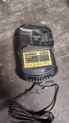 Ładowarka DeWalt DCB105