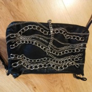 Torebka z łańcuszkami