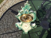 Porcelanowy zegarek kominkowy Sitzendorf