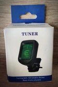 Tuner, stroik do gitary, basu, skrzypiec, ukulele.