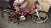 Rower B’twin dla dziewczynki.