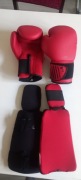 Rękawice i nagolenniki - kick boxing r. 8