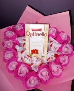 Bukiet Raffaello z róż mydlanych 