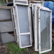 Stare ramy okienne- do stylu rustykalnego, vintage lub shabby chic