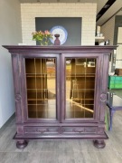 Witryna pomalowana farbami Annie Sloan