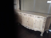 Komoda rzeźbiona i narożnik do salonu foto/fryzjer