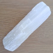 Selenit z Maroko waga 93 g