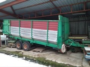 Przyczepa rolnicza z ruchomą podłogą