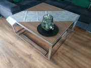 Metalowy stolik kawowy 