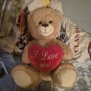 Duży miś z napisem "I love you"