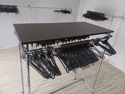 Wyposazenie sklepu odzieżowego 