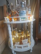 Podświetlany barek na kółkach