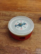 Strugarka ostrzałka strugaczka strugawka retro kompas