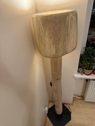 Dębowa lampa stojąca z dębowym abażurem