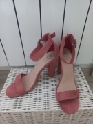 Różowe sandałki DeeZee