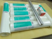 Tapeta winylowa na flizelinie GoodHome Rivina do malowania-7szt.+klej+listw