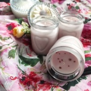 Świeca sojowa „Vanilla Amour”, Robea, różowa, 150ml