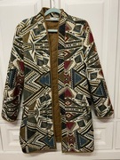 MANGO PŁASZCZ NARZUTKA ŻAKARD PATCHWORK BRĄZ ECRU SZARY JEANS BORDO  S