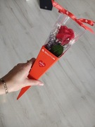 Róża w rożku upominek dodatek