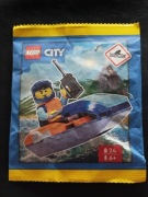 Figurka LEGO City odkrywca na skuterze wodnym 952309