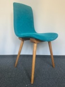 4 krzesła typu patyczak A-6150 