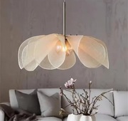 Lampa wisząca kwiat glamour z tkaniny 