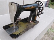 Sprzedam starą maszynę do szycia produkcji ZSRR