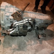 Sprzedam kompletnom z sprzęgłem  skrzynię dl382 s-tronik a4 b9 a5 f5