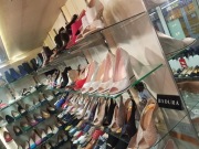 System ścienny meble sklepowe wystawa ekspozycja 