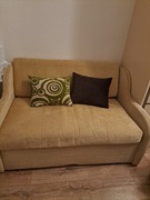 Sprzedam sofę 2-osobową,stan bardzo dobry, dodatkowo 4 poduchy jak na foto 