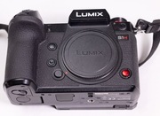 Panasonic Lumix DC-S1H + klatka Smallrig + dodatkowa bateria
