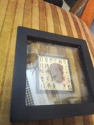 Oprawiony „Artefakt” – Kamień z Inskrypcjami w Stylu Chińskim