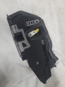 Zamek drzwi lewych przednich G20/21 7445041