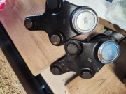 Sworzen wachacza komplet przód Peugeot  L/P Febi 172348