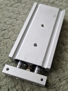 Siłownik kompaktowy z prowadnicami SMC CXSM20-50