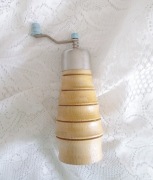 prl młynek do pieprzu, drewniany młynek vintage ozdoba do kuchni