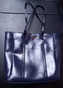 Granatowa używana torebka Monnari