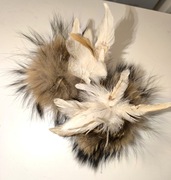 Piłka zabawka dla kota psa Futro naturalne jenot pióra z Dzwoneczkiem