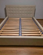 Łóżko 160 cm x 200 cm.