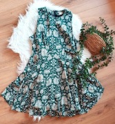 ciemnozielona geometryczna krótka letnia rozkloszowana sukienka na lato 38M