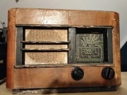 radio lampowe Pionier U włącza się