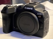 Canon R7 z dodatkami
