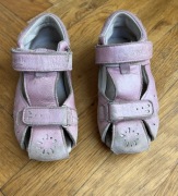 Sandały dziewczęce Superfit rozmiar 25