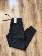 Joggery 4F męskie L nieocieplone czarne z kieszeniami 988