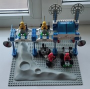 Lego Space 6930 Space Supply Station